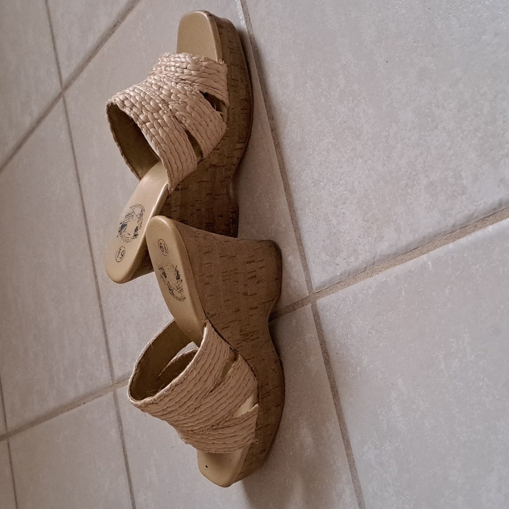 Ladies sandals